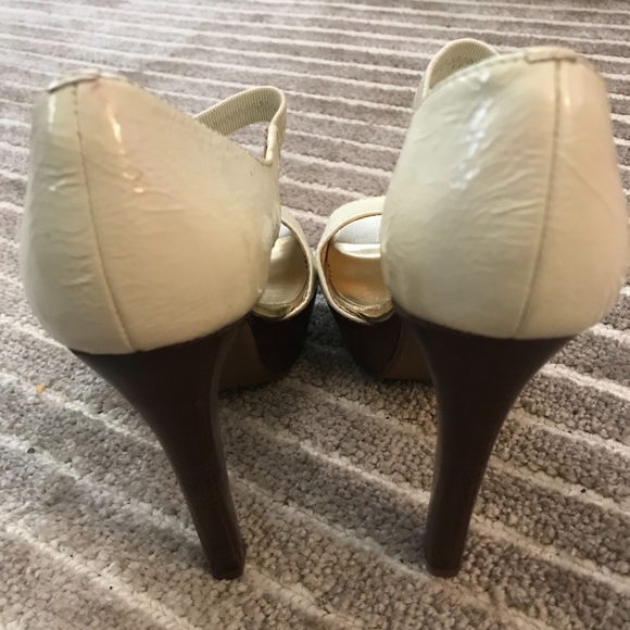 Michael Kors Crinkled Patent Leather Platform - Picture 3 of 6